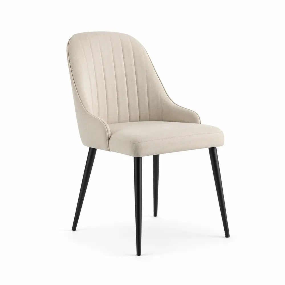 Chaise en tissu polyester beige avec pieds métalliques noirs